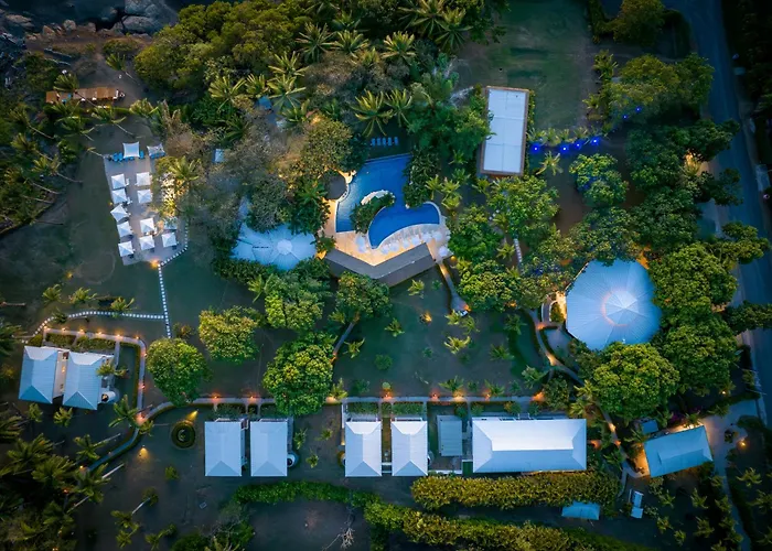 Azul & Retreat (adults Only)