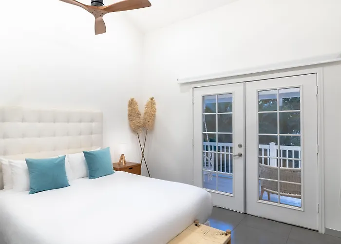 Azul & Retreat (adults Only)